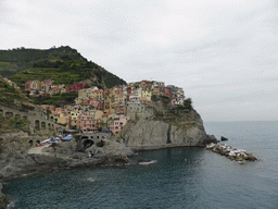 Manarola and its harbour, viewed from the Via dei Giovani path to Corniglia