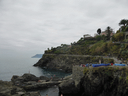 The harbour of Manarola, the Punta Bonfiglio hill and the Via dei Giovani path to Corniglia