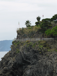 The Punta Bonfiglio hill at Manarola and the Via dei Giovani path to Corniglia