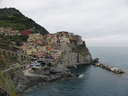 Manarola and its harbour, viewed from the Punta Bonfiglio hill