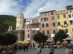 The Piazza Marconi square with the Chiesa di Santa Margherita d`Antiochia church at Vernazza