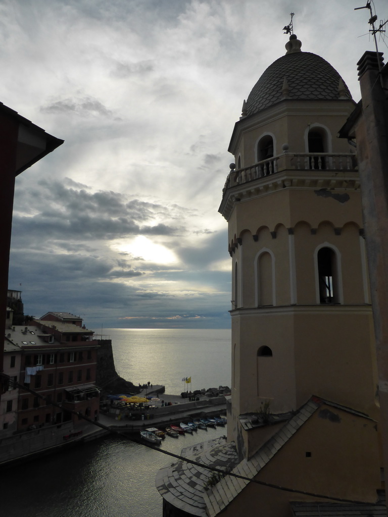 The harbour of Vernazza and the Chiesa di Santa Margherita d`Antiochia church, viewed from the path to Monterosso al Mare