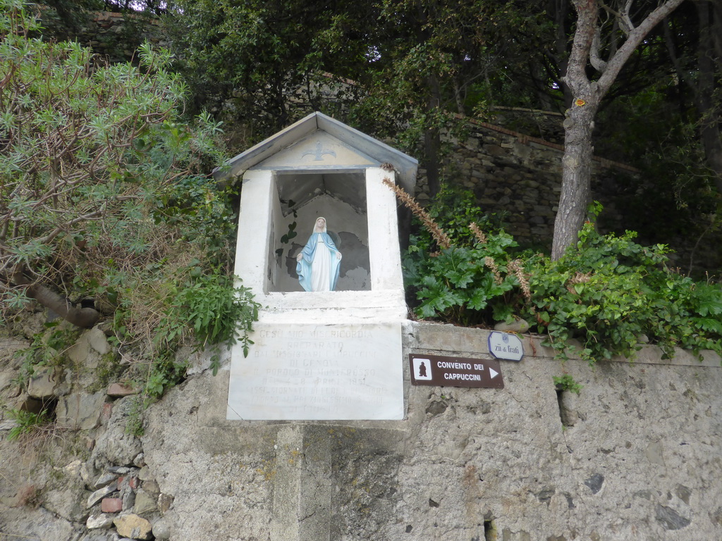 Statue of the Virgin Mary at the Zii di Frati street at Monterosso al Mare