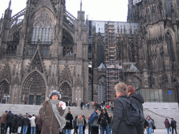 Miaomiao at the north side of the Cologne Cathedral (Kölner Dom)
