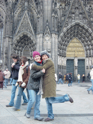 Ana and Miaomiao at the front of the Cologne Cathedral