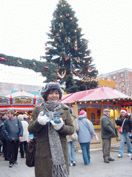 Miaomiao with glühwein at the Cologne Christmas Market