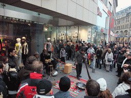 Street artists in the Schildergasse shopping street