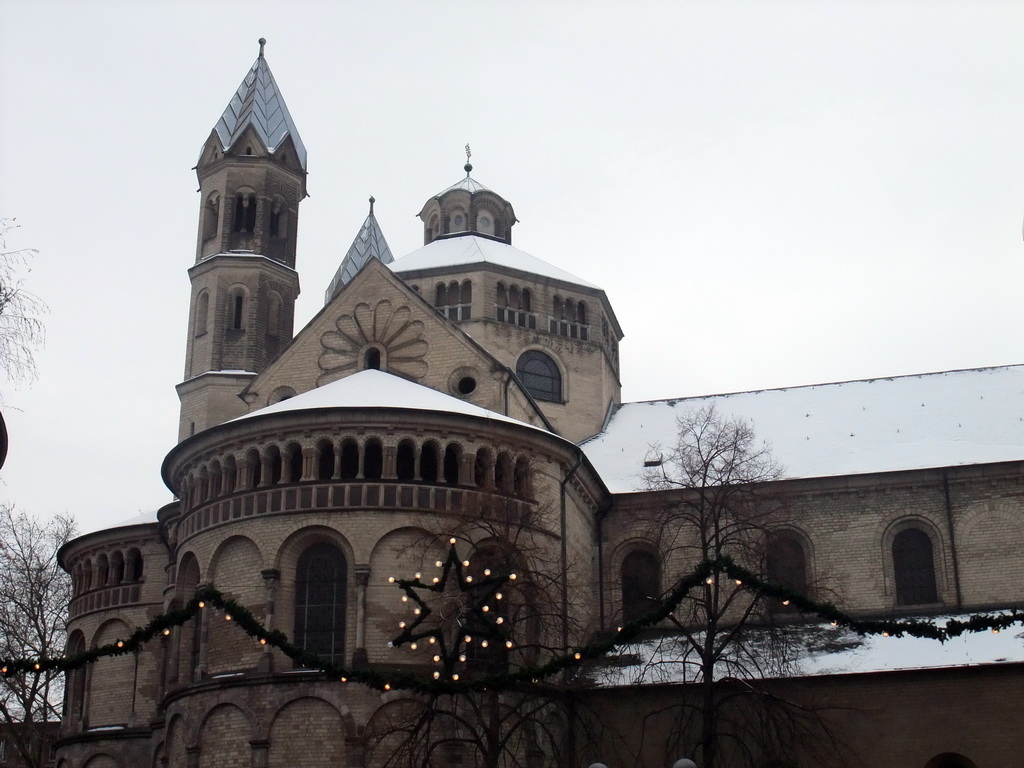 The St. Aposteln church, and christmas decorations