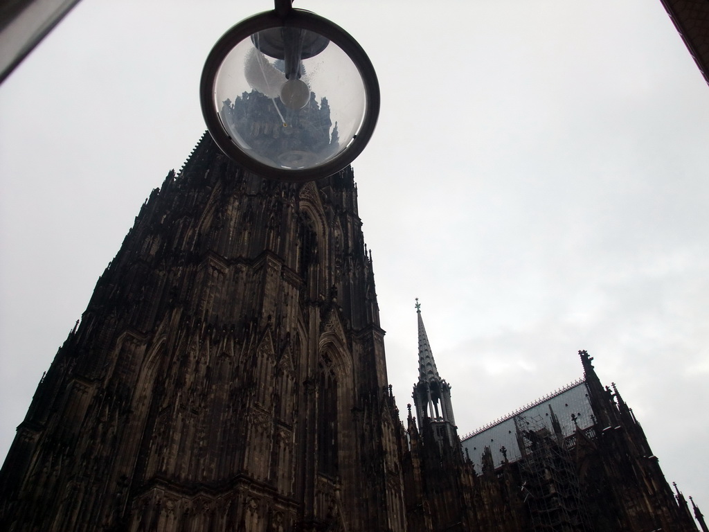 The southwest side of the Cologne Cathedral, and a street lantern