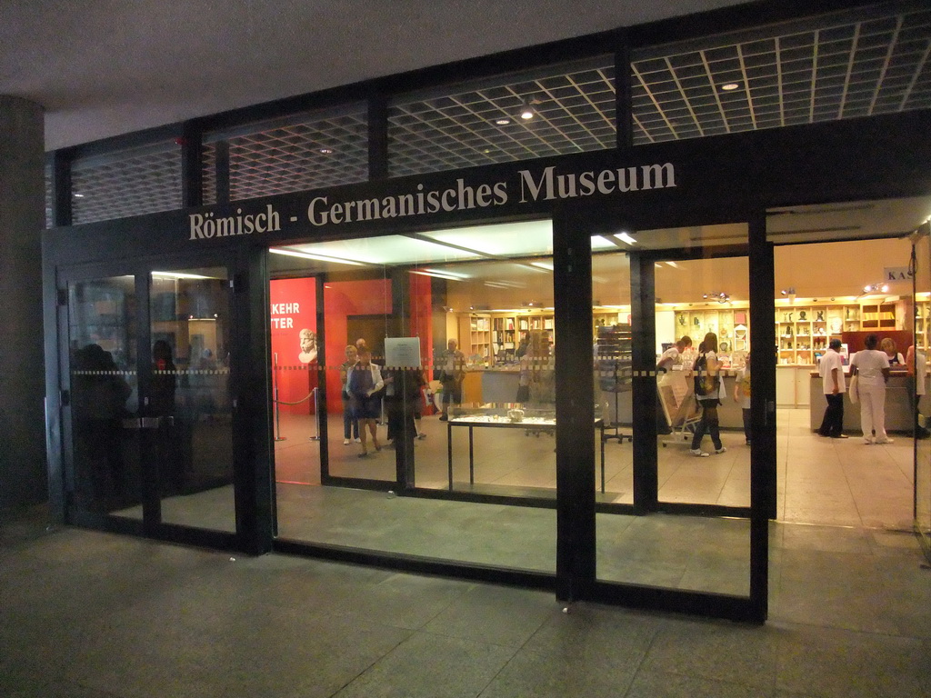 Entrance of the Romano-Germanic Museum at the Roncalliplatz aquare