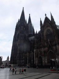 The Roncalliplatz square and the south side of the Cologne Cathedral