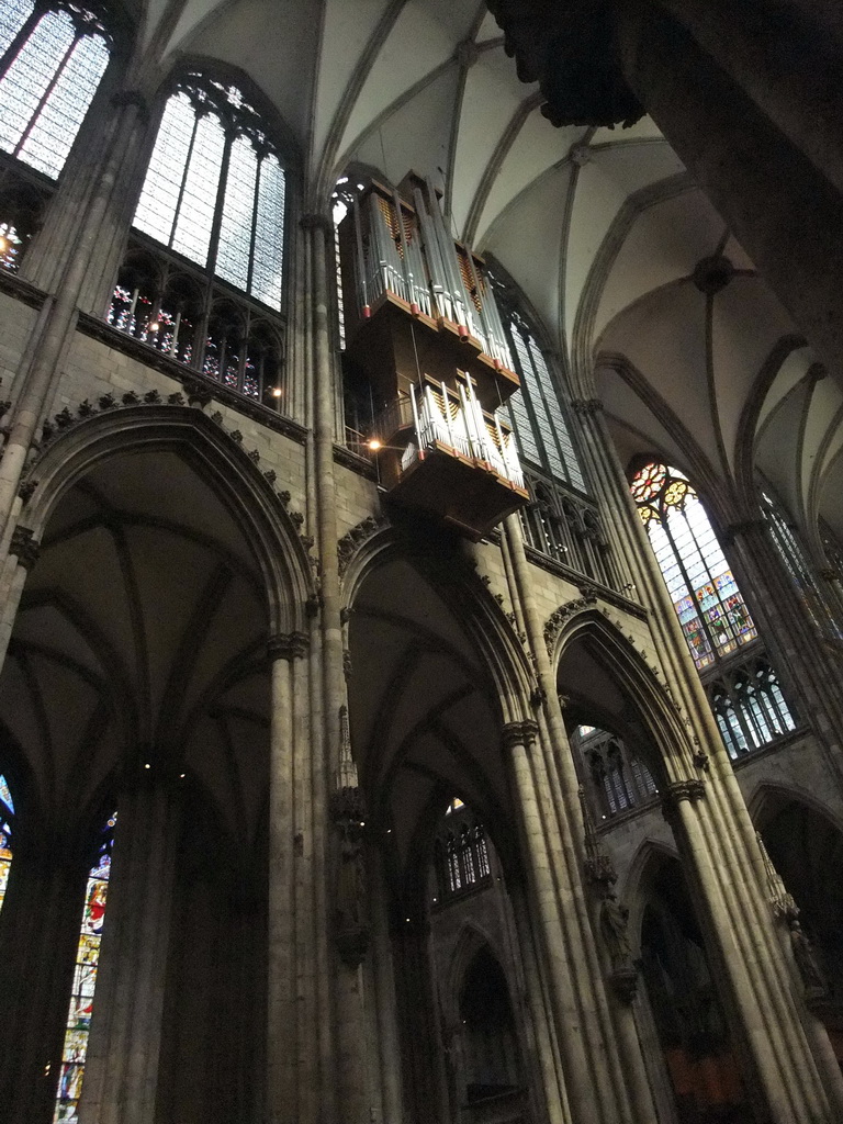 The organ in the nave of the Cologne Cathedral