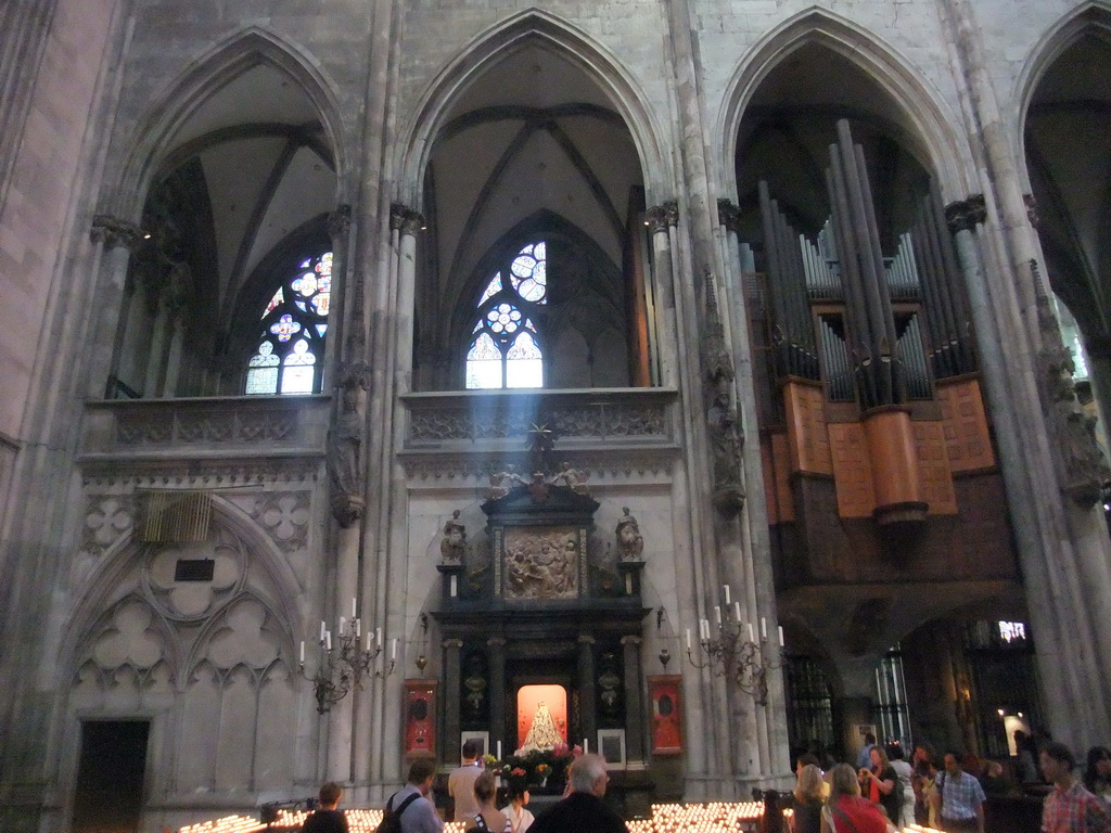 Organ at the left transept of the Cologne Cathedral