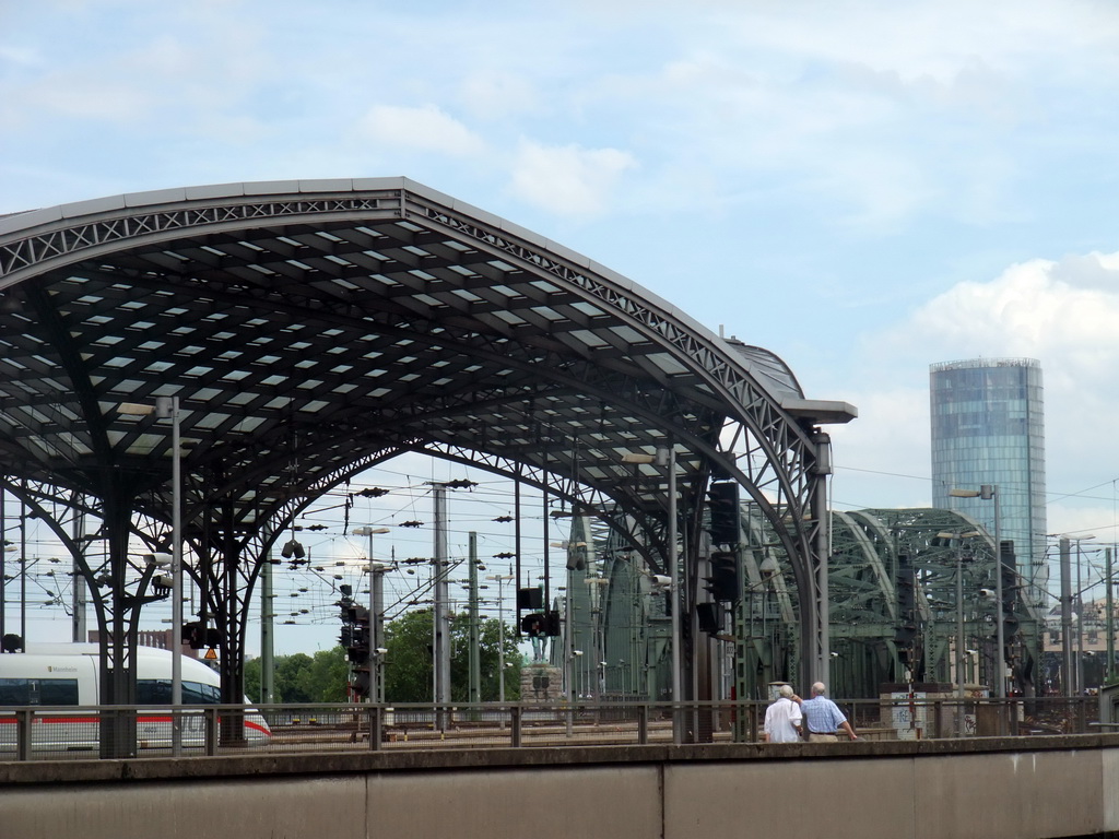 The Cologne Railway Station, the Hohenzollernbrücke railway bridge and the Kölntriangle tower, viewed from the Am Domhof Square