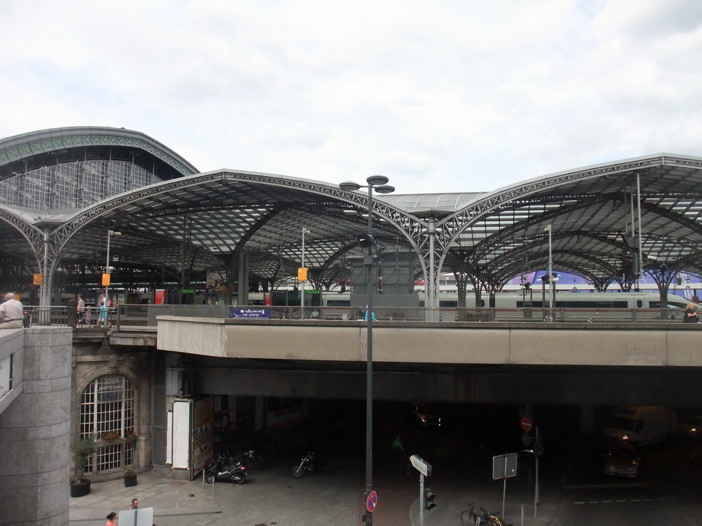 The Cologne Railway Station, viewed from the Am Domhof Square