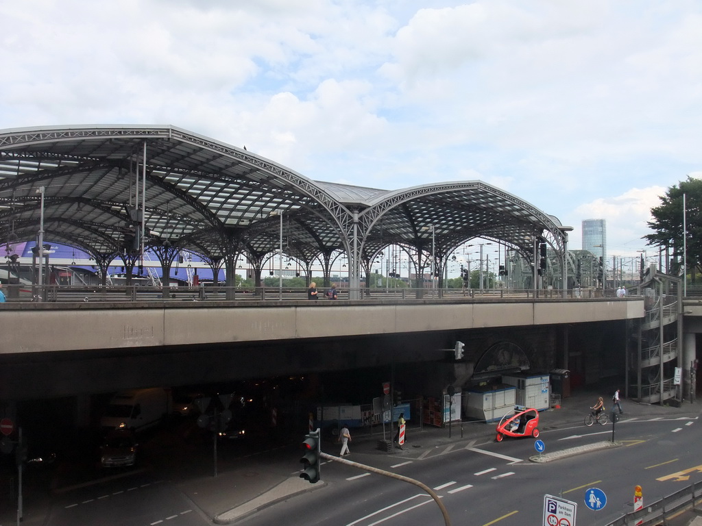 The Cologne Railway Station, the Hohenzollernbrücke railway bridge and the Kölntriangle tower, viewed from the Am Domhof Square