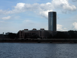 The Hyatt Regency Köln hotel, the Kölntriangle tower and the Rhein river, viewed from the Fischmarkt square