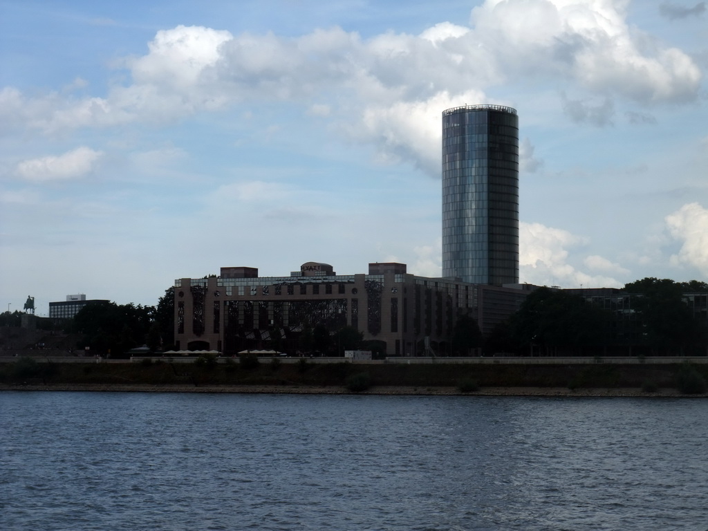 The Hyatt Regency Köln hotel, the Kölntriangle tower and the Rhein river, viewed from the Fischmarkt square