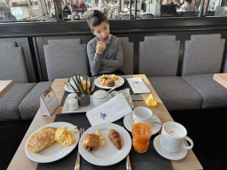 cologne_4_232 - 345 kb - 1024x768 -