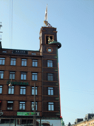 Thermometer on a building at the crossing of Vesterbrogade street and H.C. Andersens Boulevard
