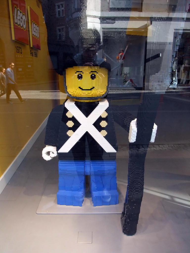 Guard made out of LEGO bricks at the window of the LEGO store at Vimmelskaftet street