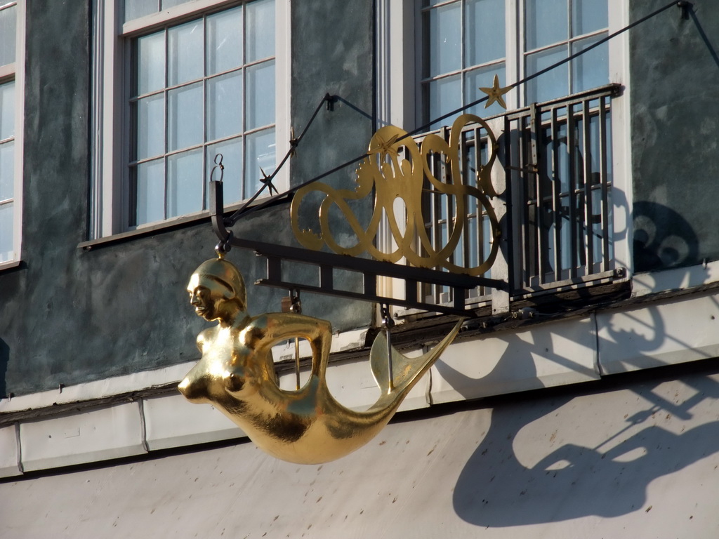 Mermaid statue at the front of the Restaurant Havfruen at the north side of the Nyhavn harbour