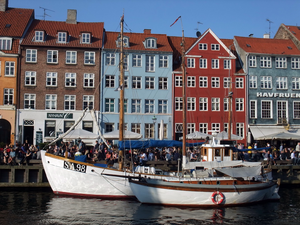 Boats, houses and restaurants at the north side of the Nyhavn harbour