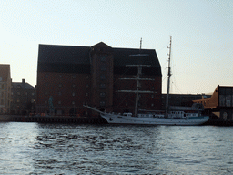 The Royal Cast Collection building and a boat, viewed from the DFDS Canal Tours boat