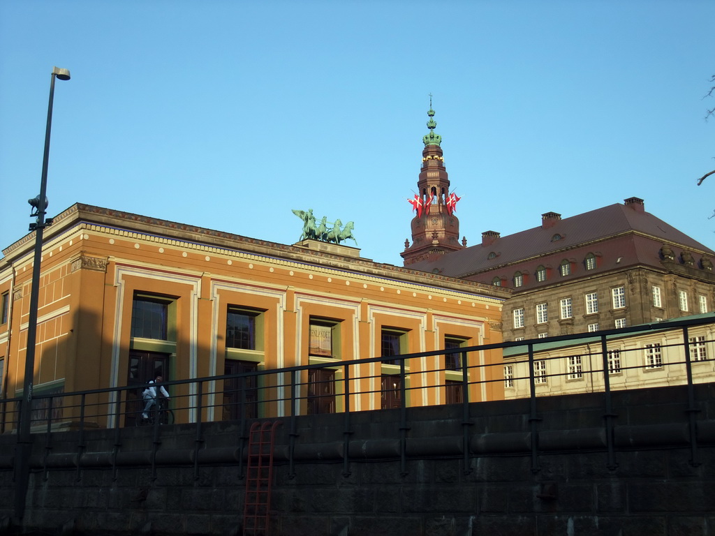 Thorvaldsens Museum and the Christiansborg Palace, viewed from the DFDS Canal Tours boat