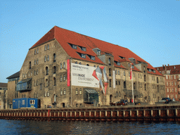 The Danish Architecture Centre at the Gammel Dok warehouse, viewed from the DFDS Canal Tours boat