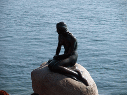 Statue `The Little Mermaid` at the Langelinie pier