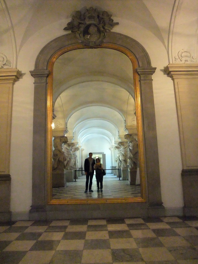 Tim and Miaomiao in a mirror at the entrance hall of Christiansborg Palace