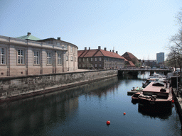 The southeast side of the Frederiksholms Canal, viewed from the Marmorbroen bridge