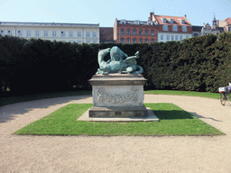 Statue `Løven og Hesten` at the Rosenborg Castle Gardens