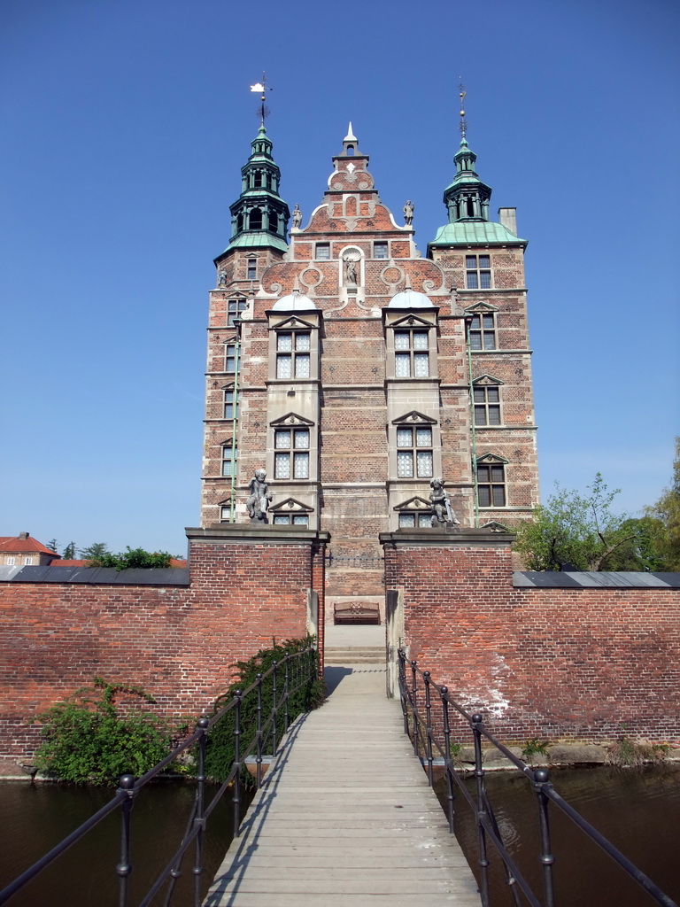 Entrance bridge over the canal to the southeast side of the Rosenborg Castle