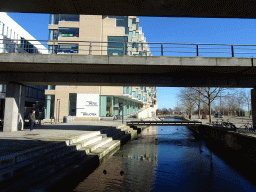 Canal and the front of the Ørestad school and Ørestad library at the Ørestads Boulevard
