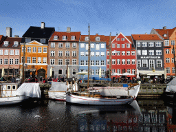 Boats, houses and restaurants at the north side of the Nyhavn harbour