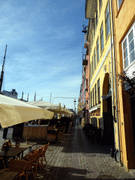Restaurants with terraces at the north side of the Nyhavn harbour