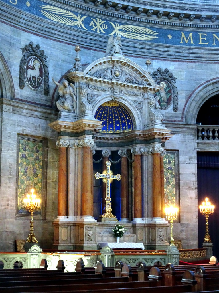 The altar of Frederik`s Church