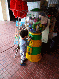 Max at the Mini Supermarket at the Calle las Artes street