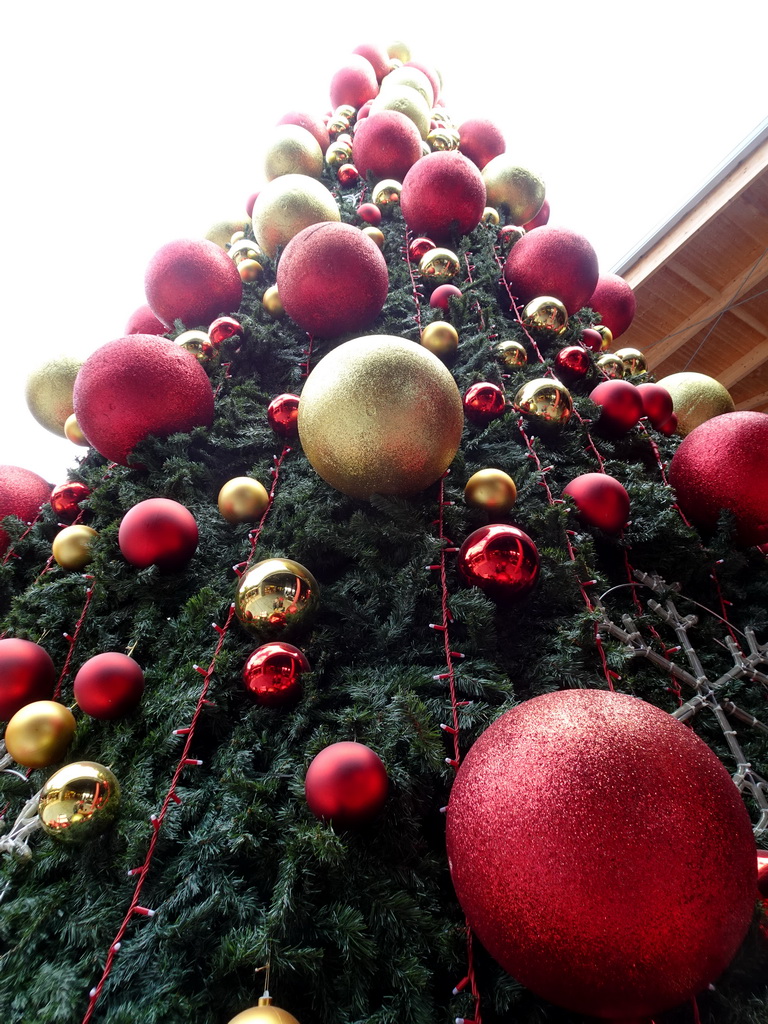 Christmas tree at the ground floor of the Siam Mall