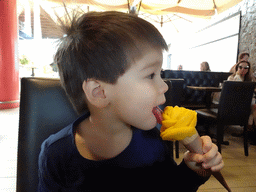 Max with a Gelato Tower ice cream at the Amorino shop at the ground floor of the Siam Mall