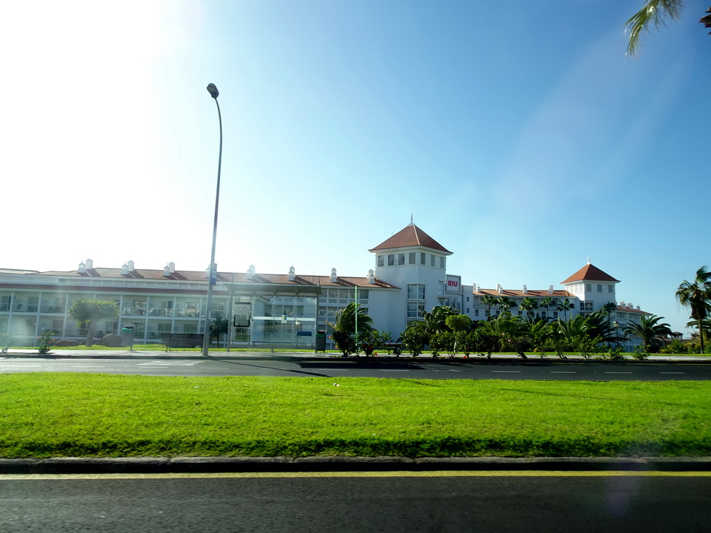 The Hotel Riu Arecas, viewed from the rental car on the Avenida Virgen de Guadalupe street