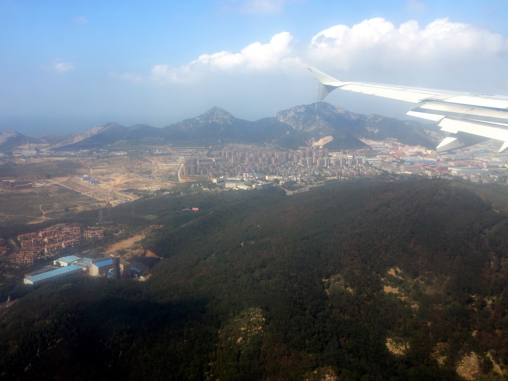 The Zhoujiagou and Youjiacun neighbourhoods at the west side of the city, viewed from the airplane from Beijing