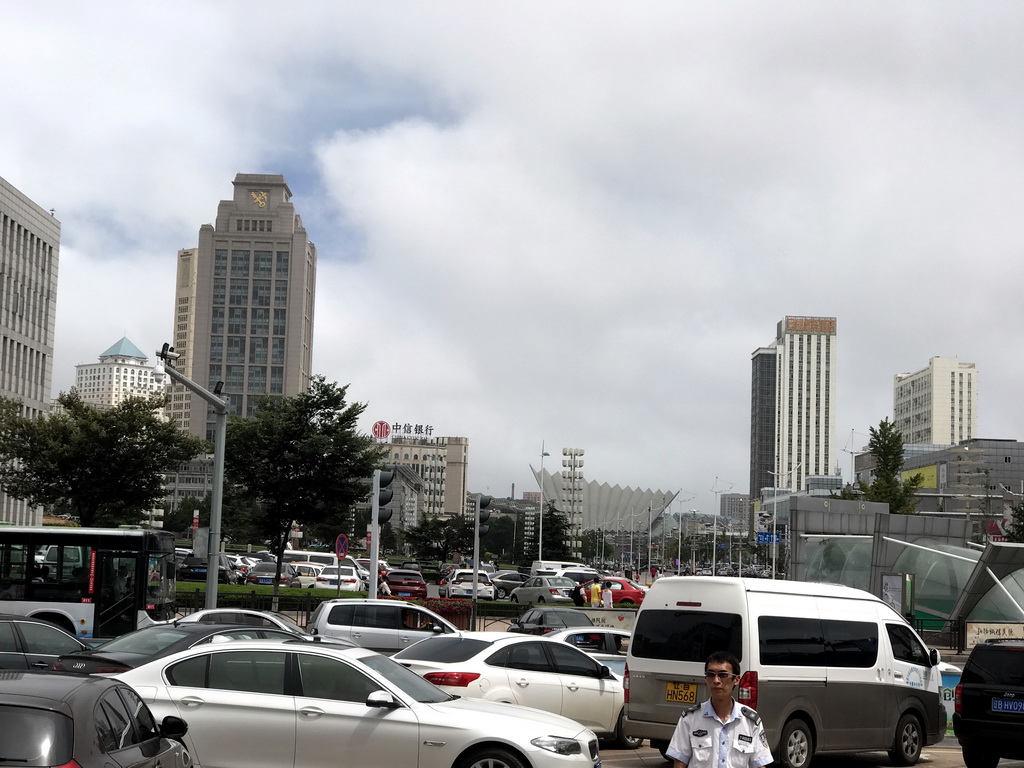 Jinma Road and the Dalian Development Area Grand Theatre