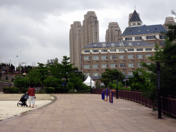 Miaomiao and Max at a square at Binhai Road