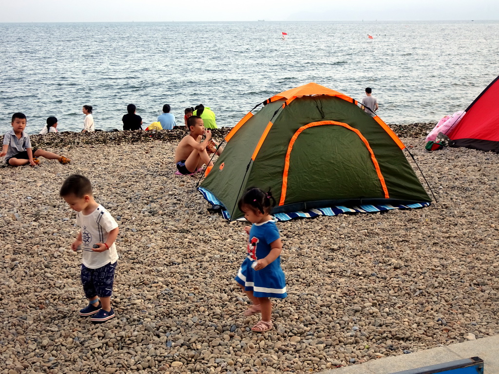 Max and his cousin at Haijingyuan beach