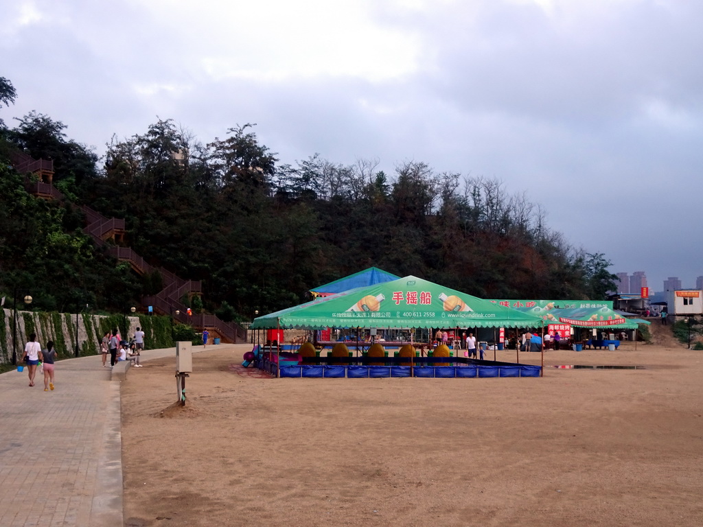 Tents at Haijingyuan beach