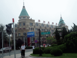 Building at Jinshi Road, viewed from the taxi