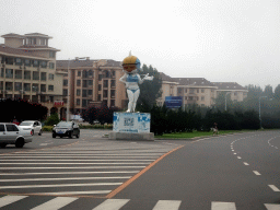 Statue at Central Street, viewed from the taxi